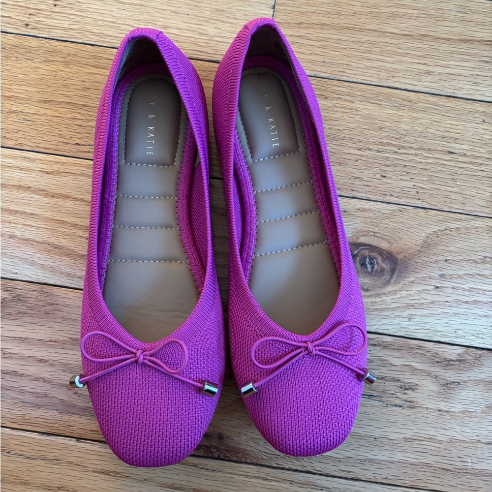 NWT Kelly & Katie Sasha Ballet Flat size 6